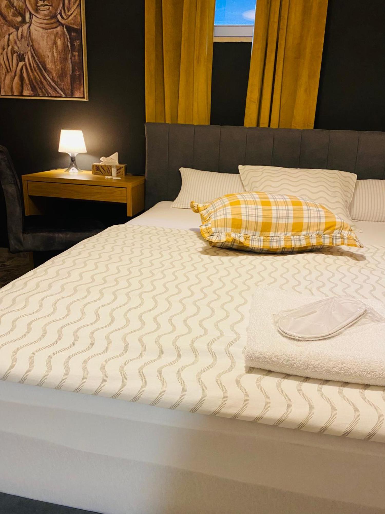 Rooms & Apartment Zala Airport Shuttle Option Cerklje na Gorenjskem Eksteriør bilde
