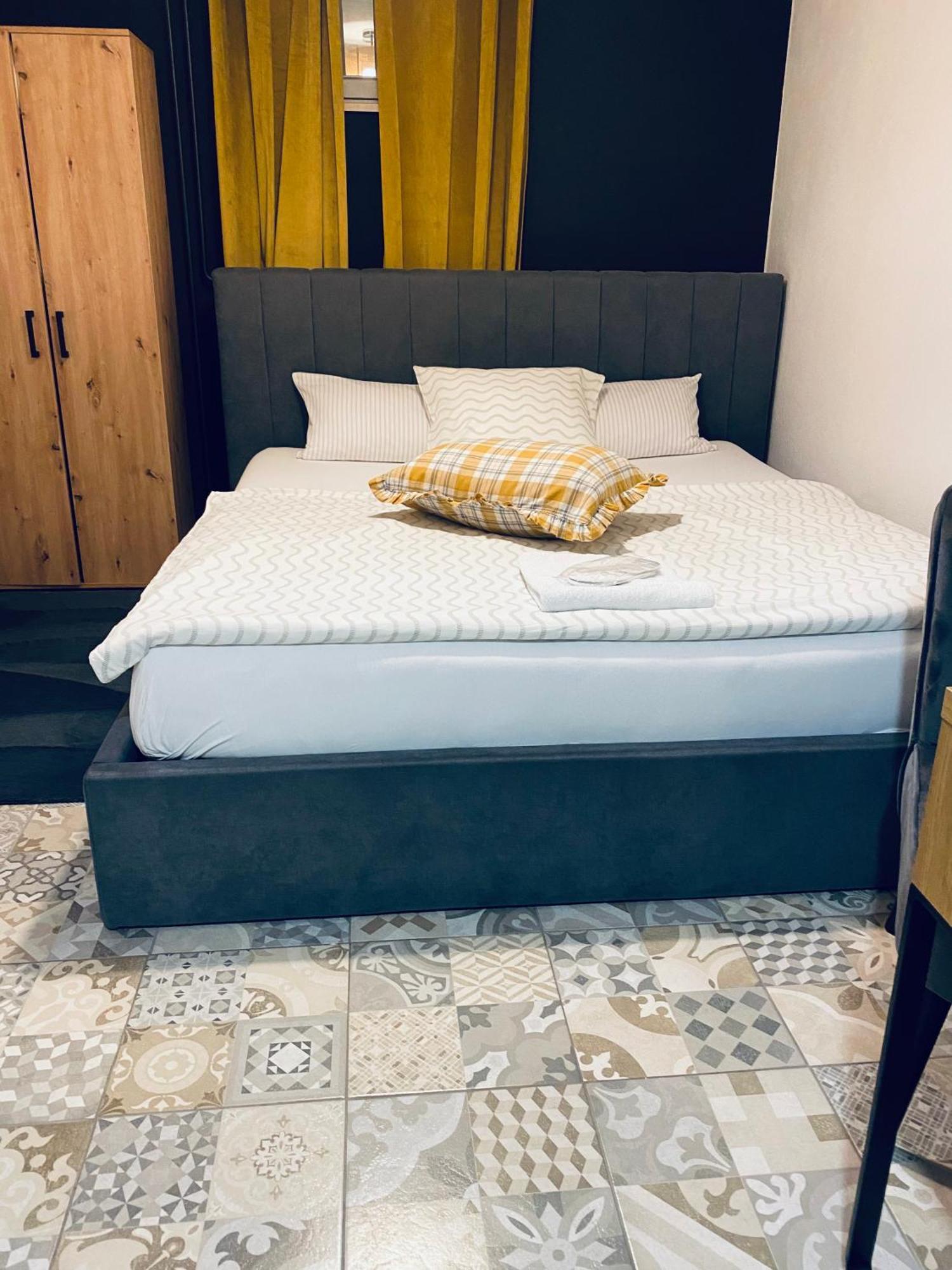 Rooms & Apartment Zala Airport Shuttle Option Cerklje na Gorenjskem Eksteriør bilde