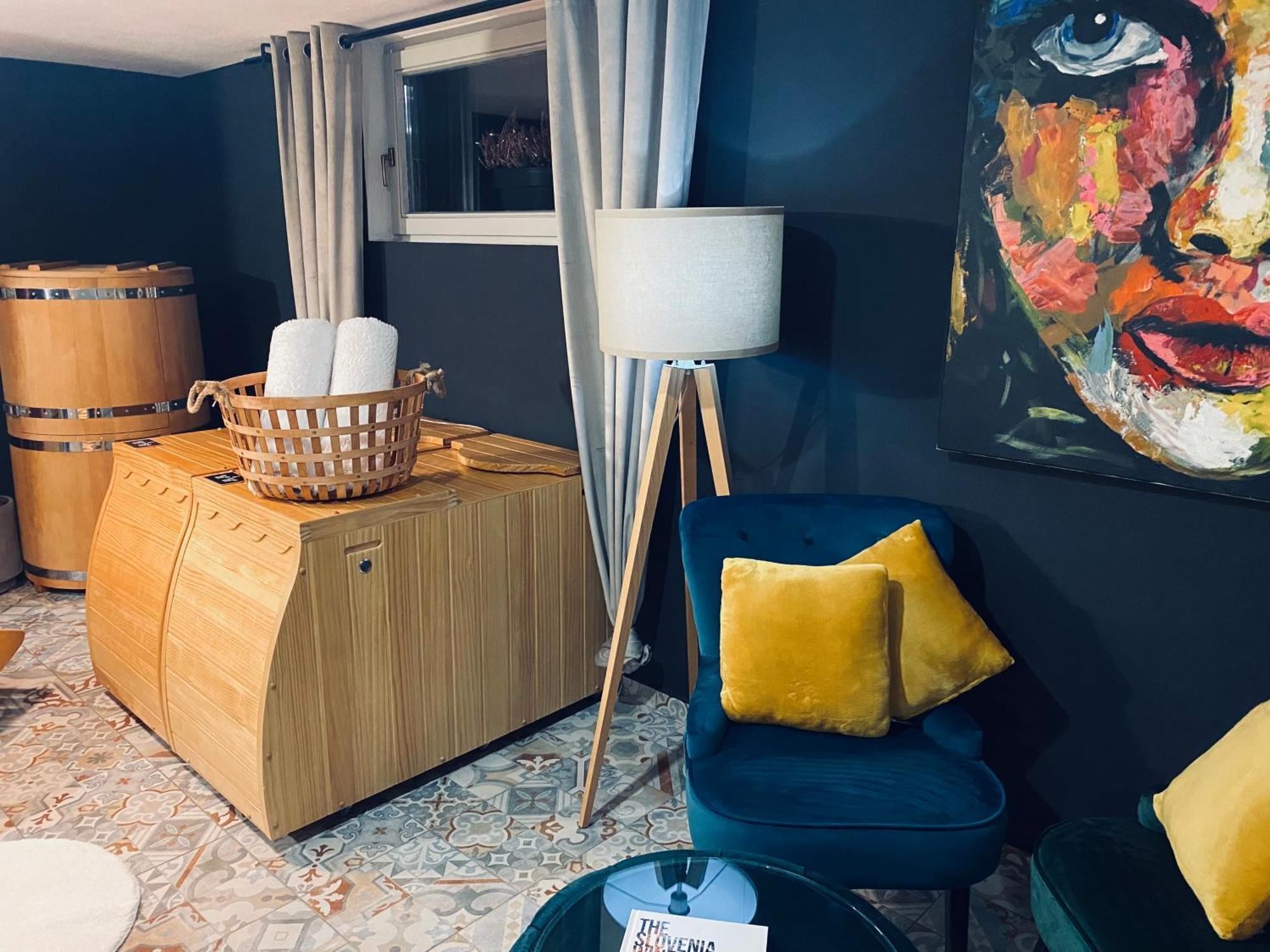 Rooms & Apartment Zala Airport Shuttle Option Cerklje na Gorenjskem Eksteriør bilde