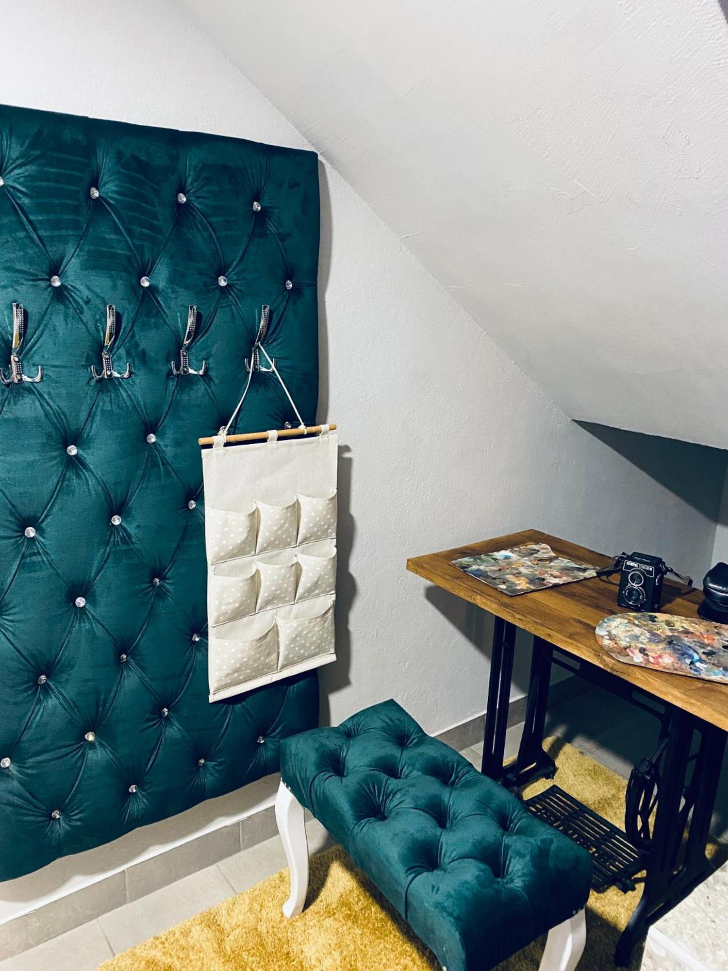 Rooms & Apartment Zala Airport Shuttle Option Cerklje na Gorenjskem Eksteriør bilde