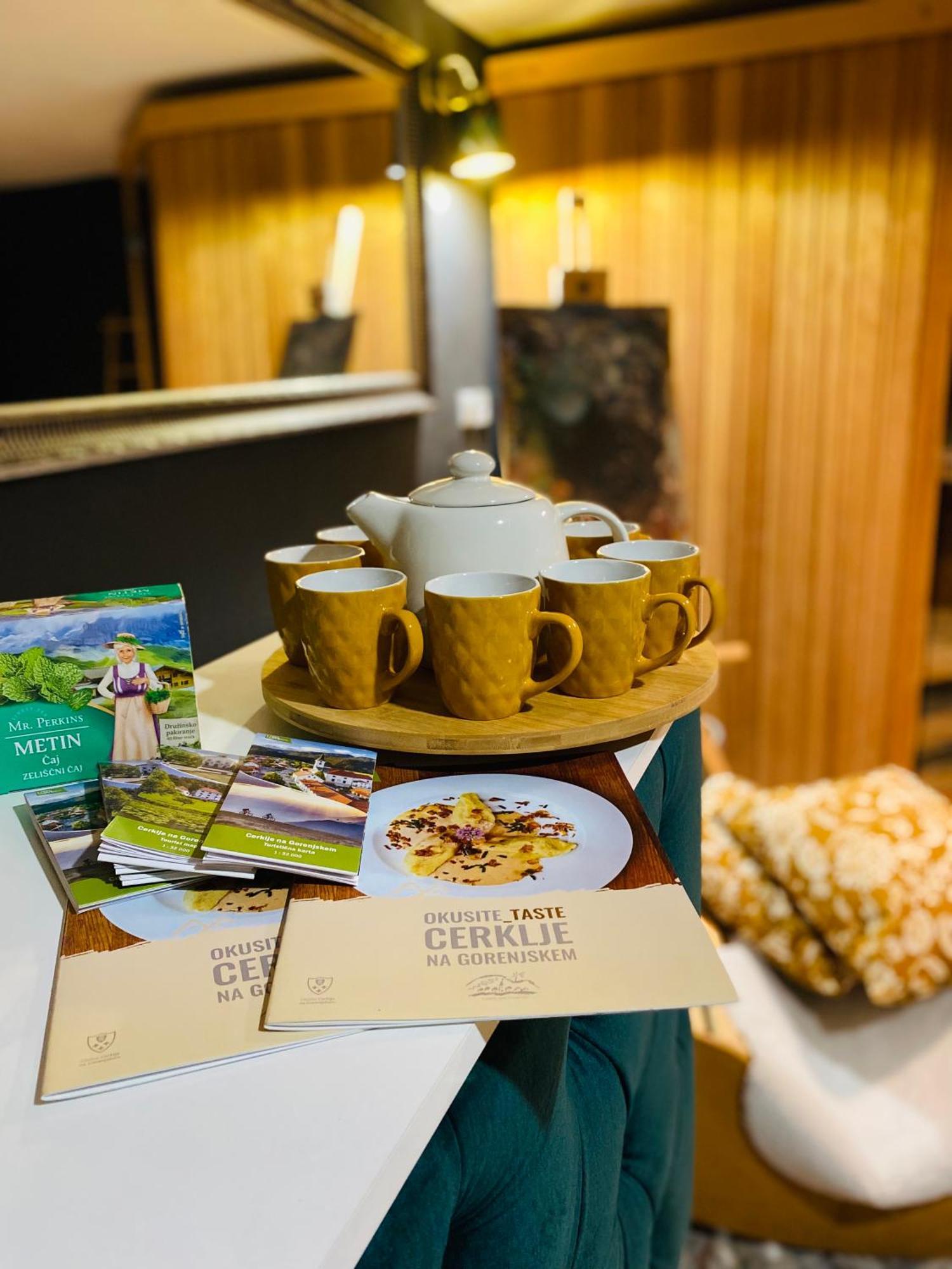 Rooms & Apartment Zala Airport Shuttle Option Cerklje na Gorenjskem Eksteriør bilde