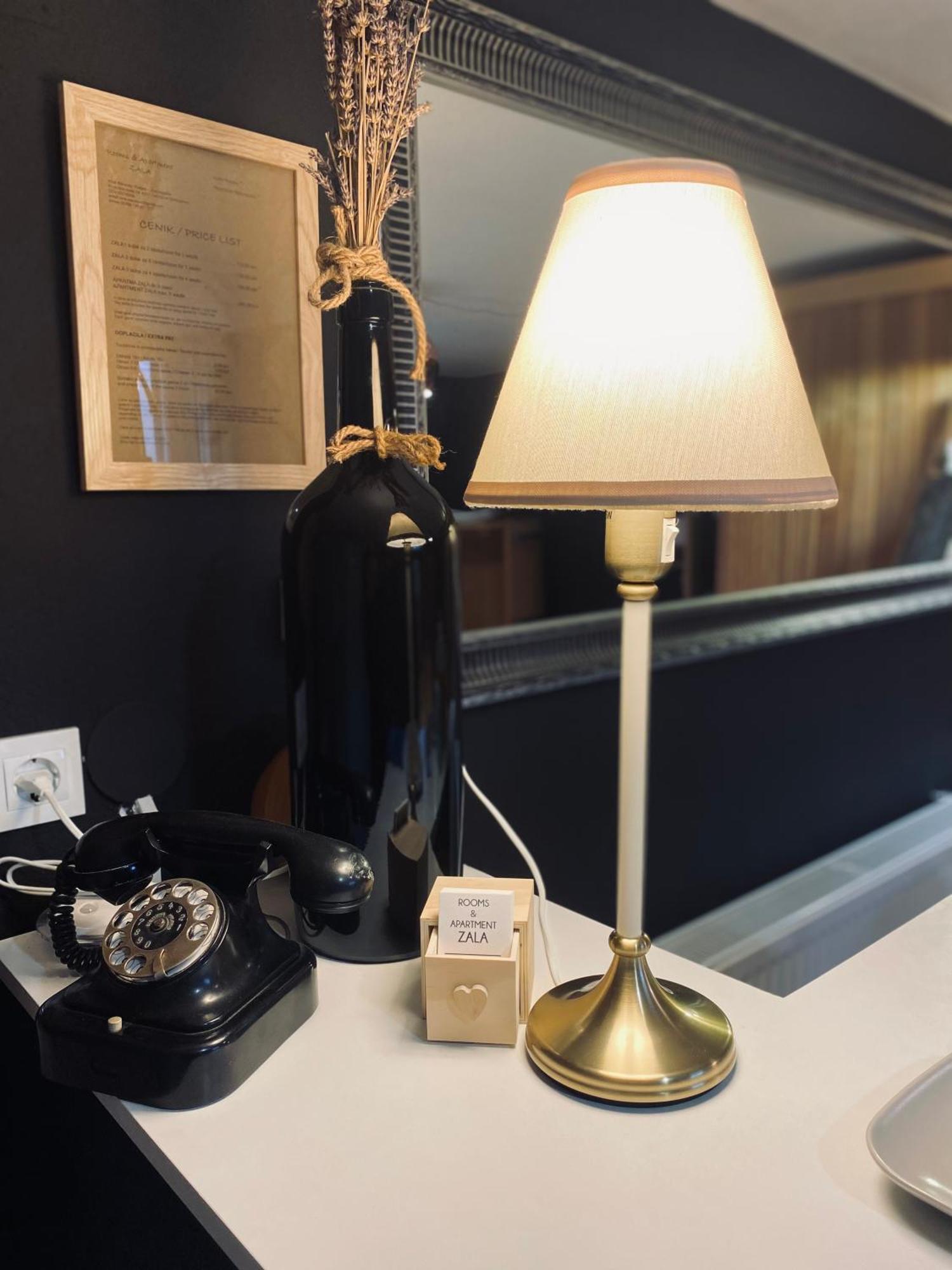 Rooms & Apartment Zala Airport Shuttle Option Cerklje na Gorenjskem Eksteriør bilde
